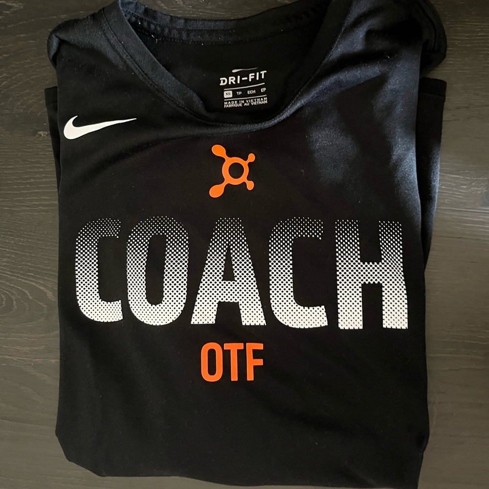 OTF Nike Coach - Long Sleeve